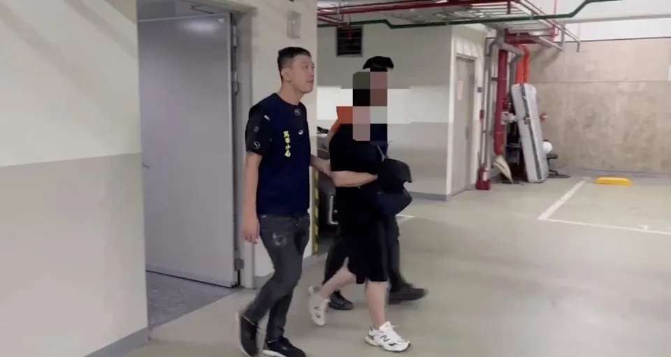 男子杀害泰籍女友装箱藏冰柜遭警方逮捕到案。 男子杀害泰籍女友装箱藏冰柜遭警方逮捕到案。