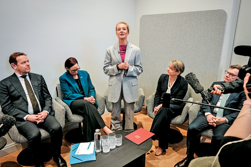 俄反對派領袖納瓦爾尼的遺孀尤利婭，上周六在慕尼黑安全會議場邊，就丈夫的死因發表聲明。