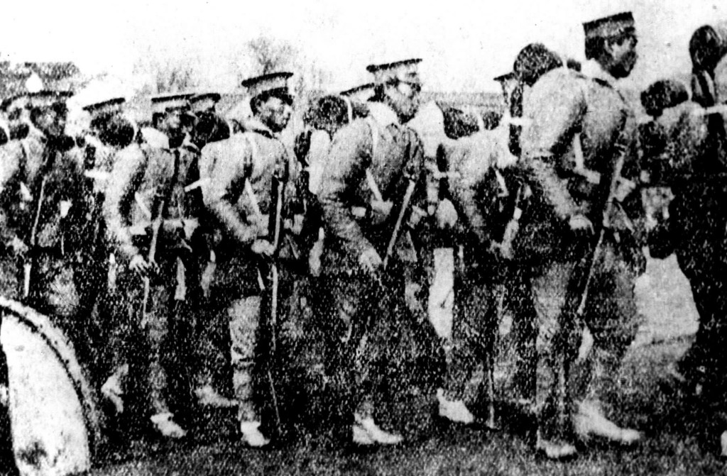 武昌起義革命軍開赴前線。 武昌起義革命軍開赴前線。