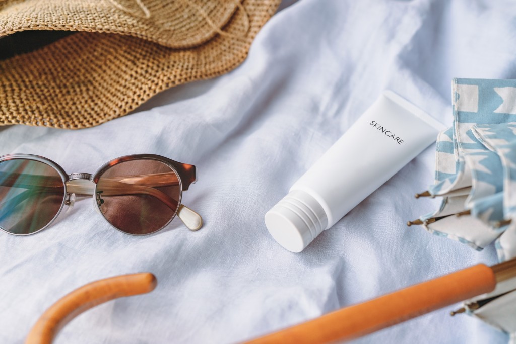 做足防曬措施可以減低中暑風險。