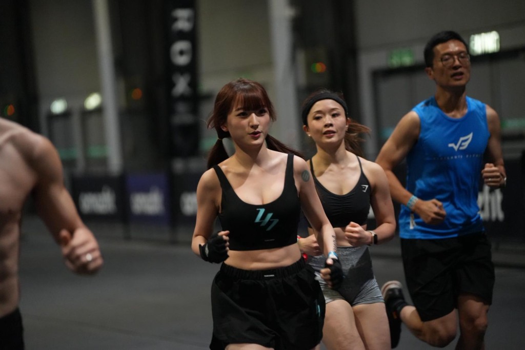 AhYo身材都成了亮點。 AhYo身材都成了亮點。