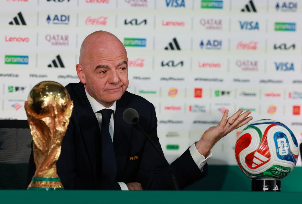 球迷對此相當不滿，怒斥FIFA「吸金」充滿銅臭味。路透社