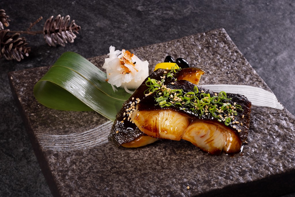 富居酒屋風味的銀鱈魚西京燒——日本料理聖誕放題