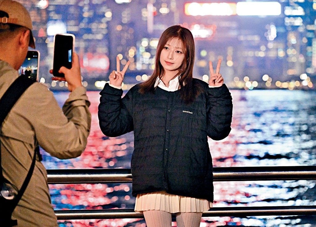 本港天氣踏入寒冬，料今日市區氣溫約11度至17度。