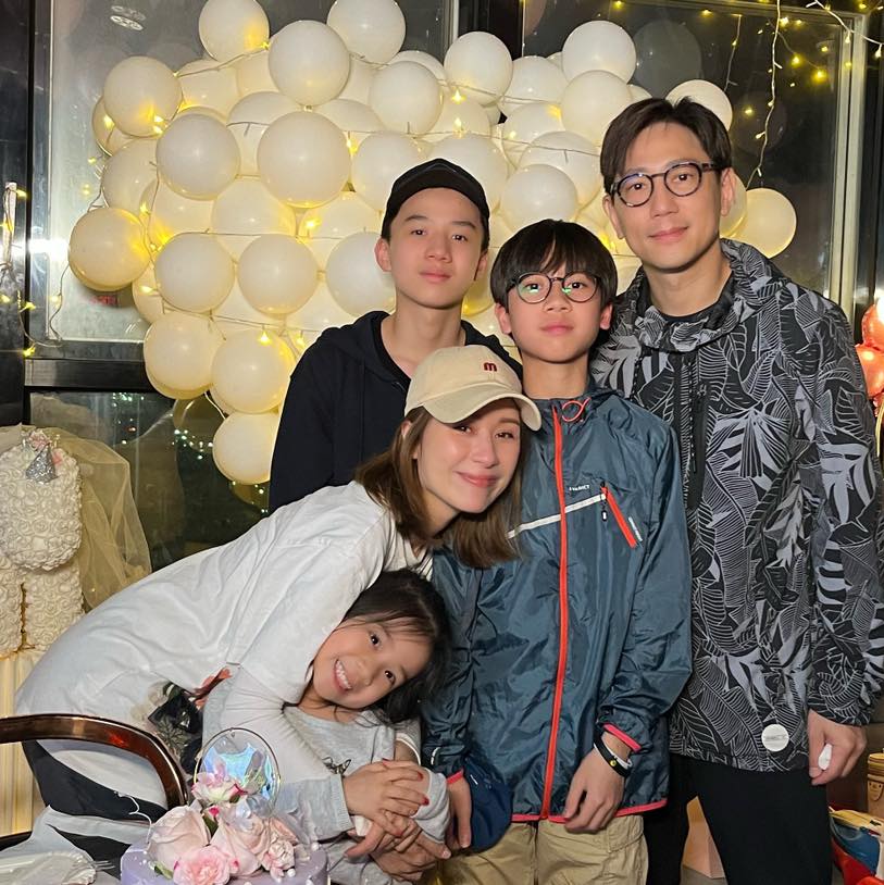 鄺文珣婚後誕下兩子一女,生活美滿。 鄺文珣婚後誕下兩子一女,生活美滿。