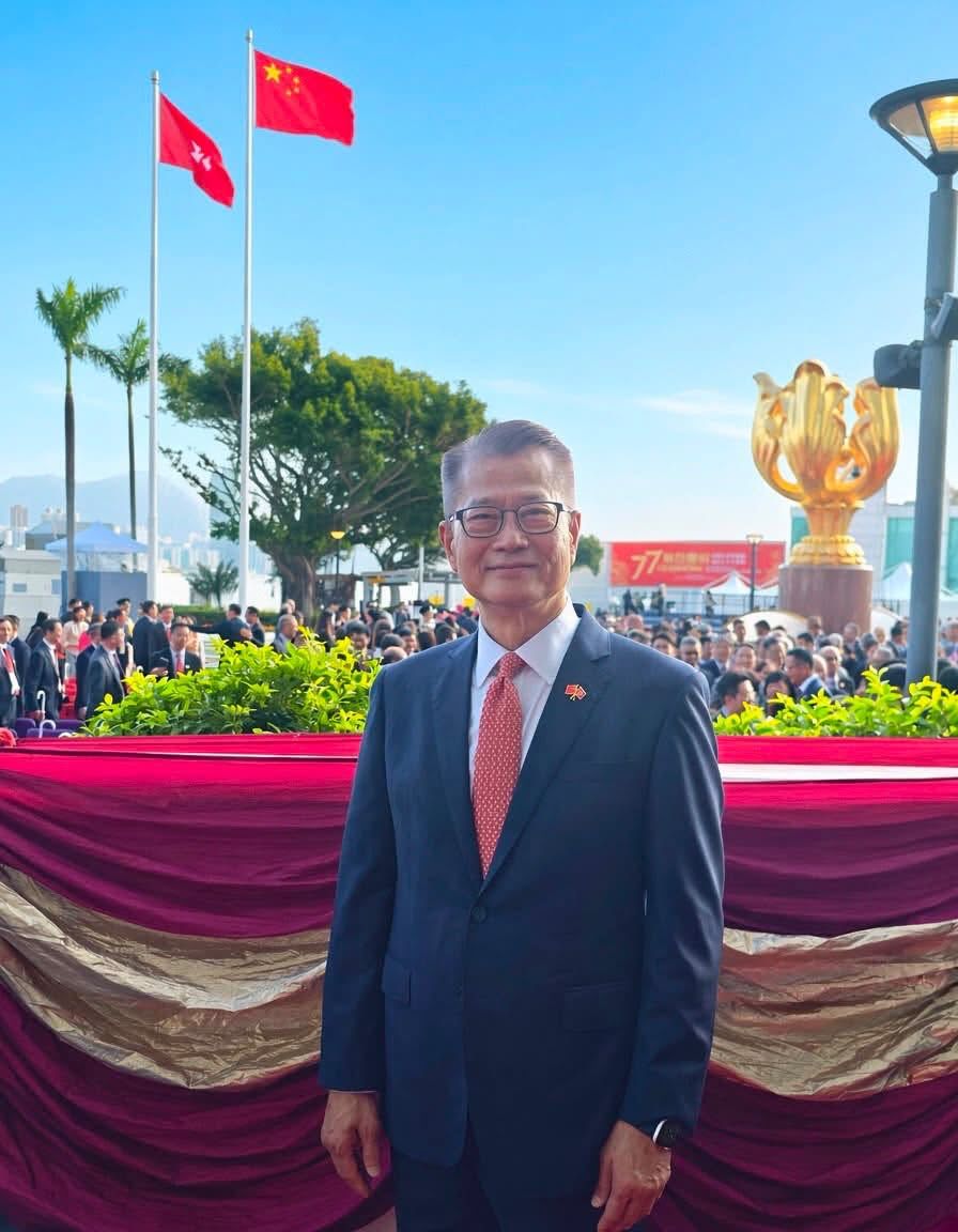 財政司司長陳茂波祝願國家繁榮昌盛。陳茂波FB 財政司司長陳茂波祝願國家繁榮昌盛。陳茂波FB