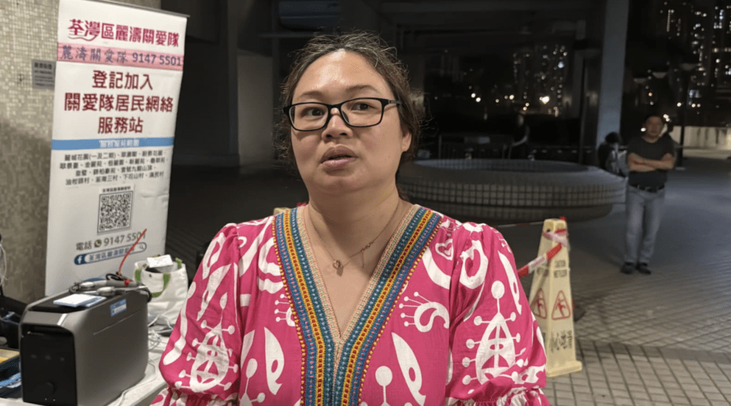 劉小姐形容當時室內環境極度悶熱，實在無法忍受，唯有下樓到地面「抖涼」避暑。黎志偉攝