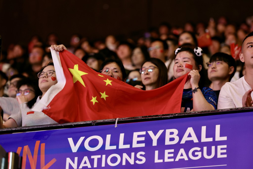 世界女排联赛香港站，中国女排激战土耳其。  刘骏轩摄 