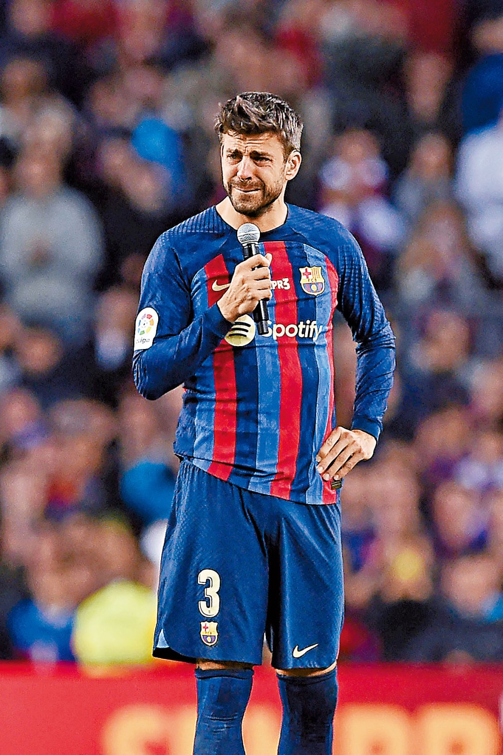 碧基含淚告別球迷。