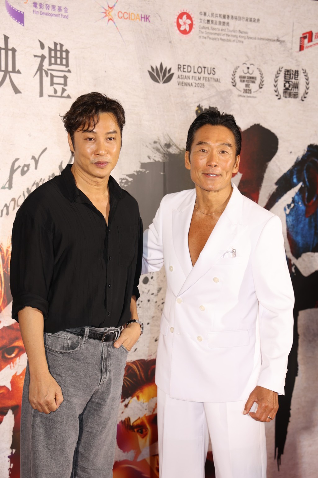 譚耀文、鄭浩南戲中是江湖人兼老best,後反目。 譚耀文、鄭浩南戲中是江湖人兼老best,後反目。
