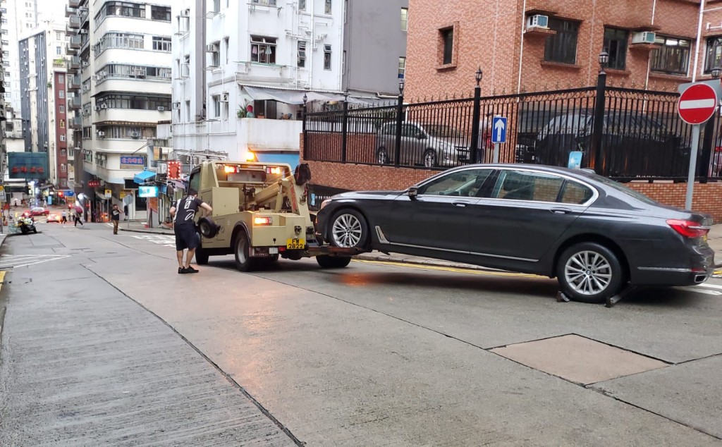肇事私家車事後被拖往警察汽車扣留中心作檢驗。楊偉亨攝