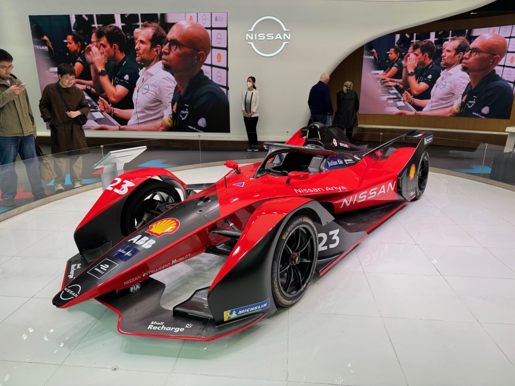 主题展展出日产第二代(S9)和第三代(S10)Formula E电动方程式赛车，并简介了ABB FIA Formula E赛事与日产车队。