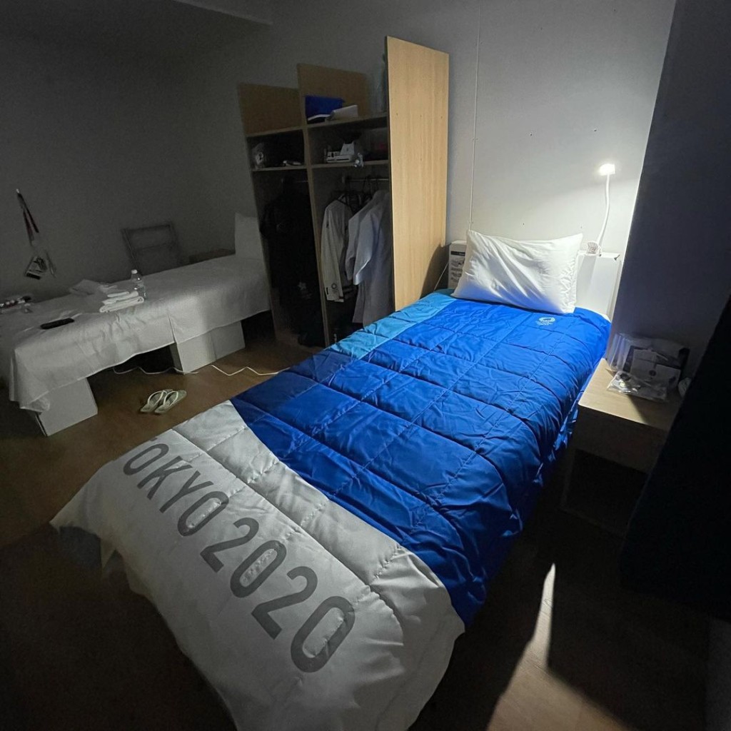 原来选手张床系咁!