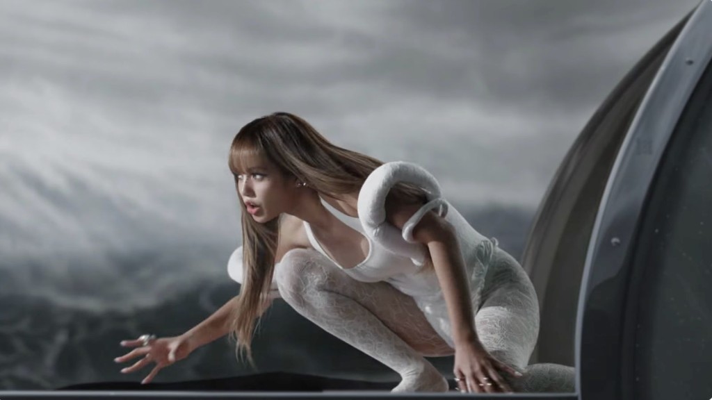 BLACKPINK今日公開《GO》MV。