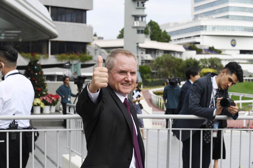 戴勝 (圖) 表示如果麥道朗繼續在悉尼策騎，他最終可以贏出二百場一級賽，不過香港賽馬的豐厚經濟回報卻是難以忽視。