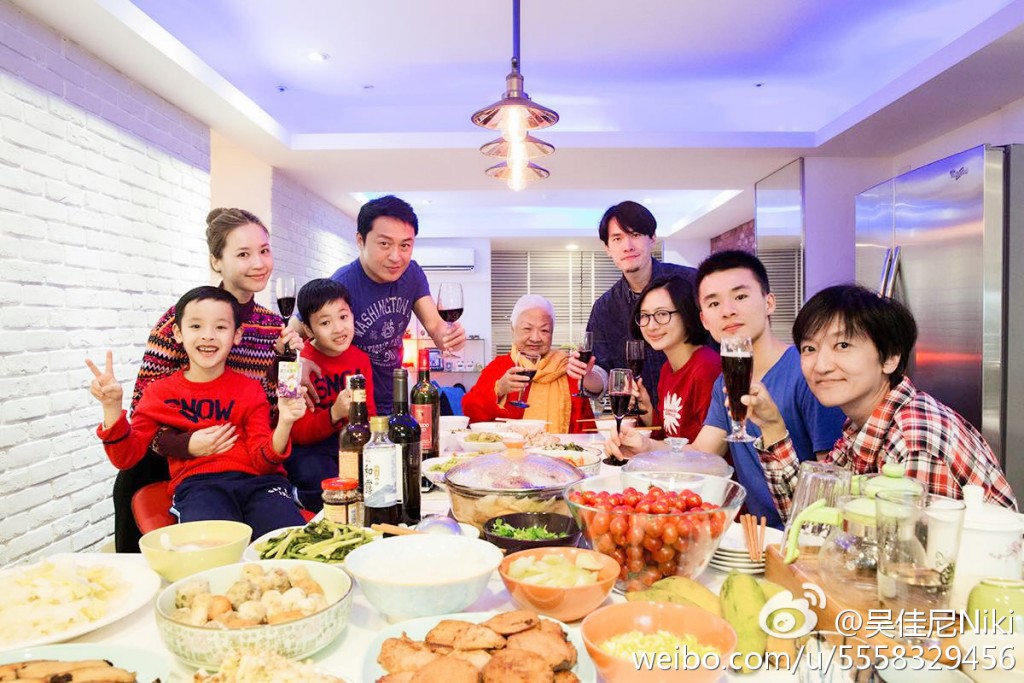 2017年，马景涛于微博发了一篇手写长文《十年一觉愚公梦》，宣布与其第二任妻子吴佳尼结束10年婚姻。