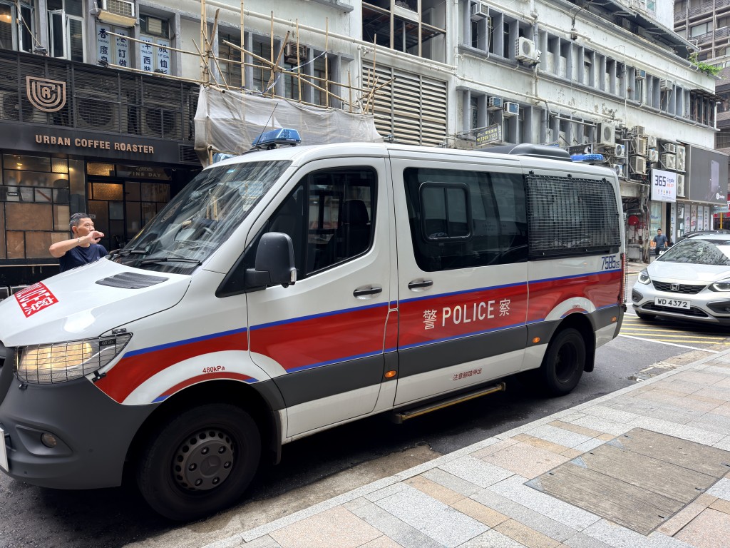 警方到场调查。梁国峰摄 警方到场调查。梁国峰摄