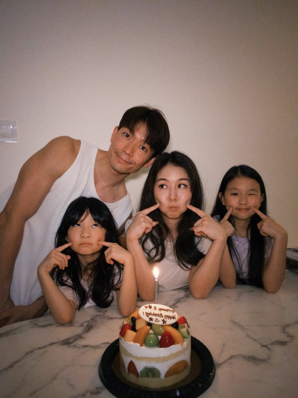 周志康於2014年與拍拖5年的前ViuTV節目主持盧芷茵結婚。 周志康於2014年與拍拖5年的前ViuTV節目主持盧芷茵結婚。