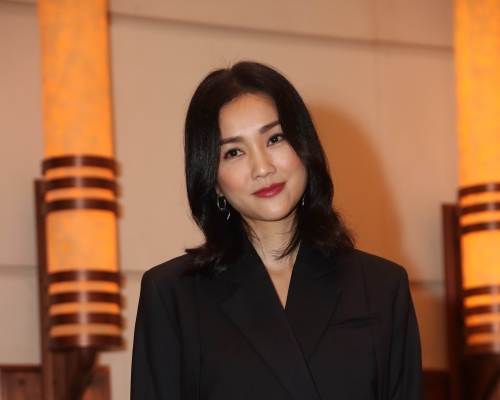 歌手谢安琪497万沽大埔中心。
