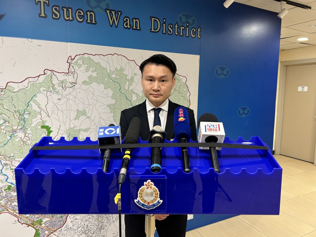 荃灣警區重案組第二隊高級督察張文迪交代案情。 荃灣警區重案組第二隊高級督察張文迪交代案情。
