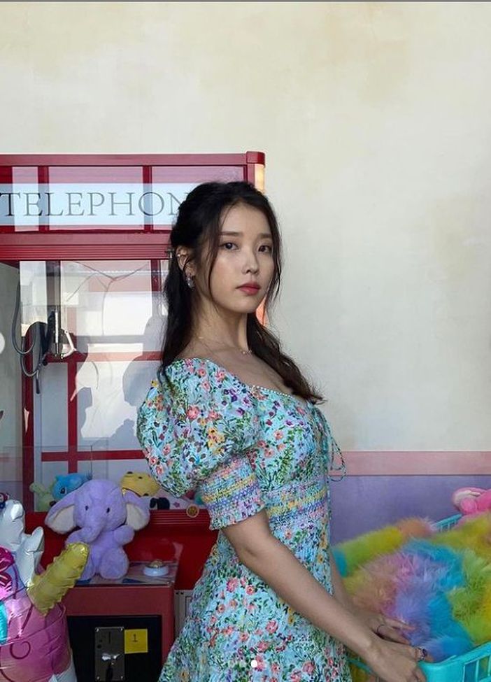 IU賀出道，不忘行善。