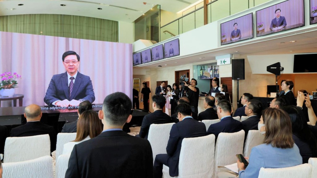 李家超以预录影片的方式致祝贺辞。香港律师会FB图片