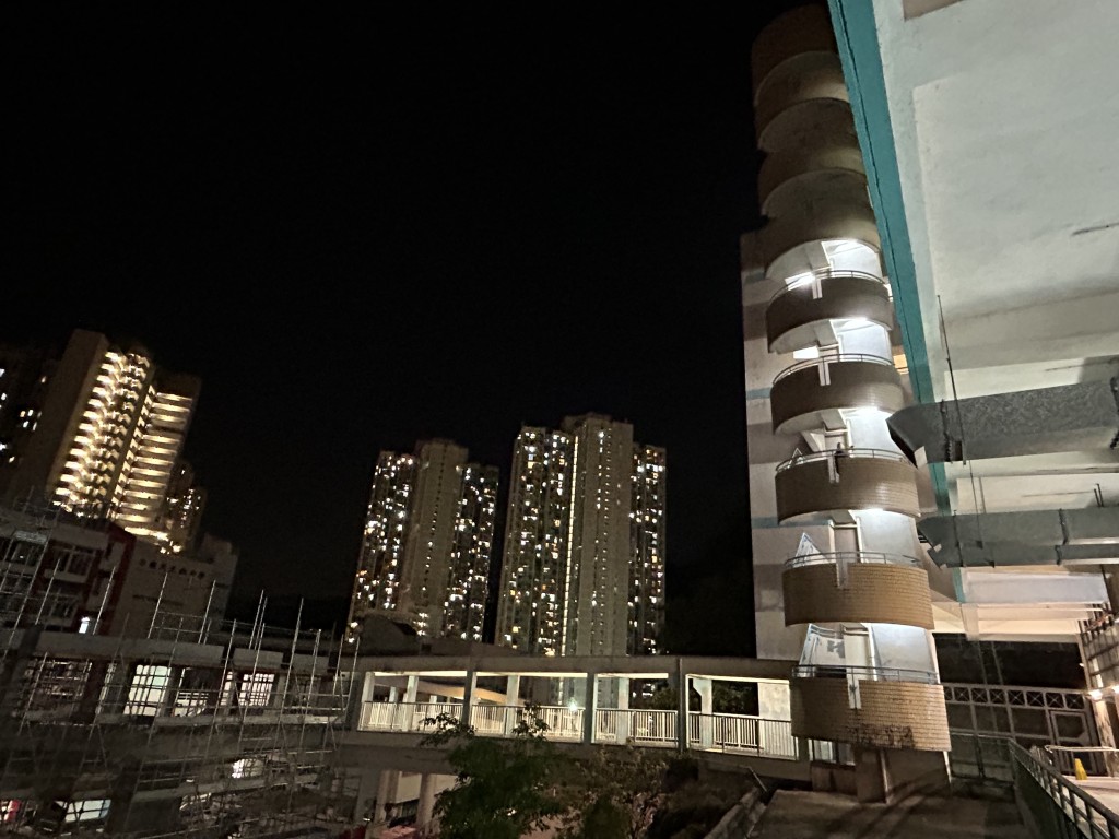 現場為葵涌安蔭邨多層停車場。曾志恆攝