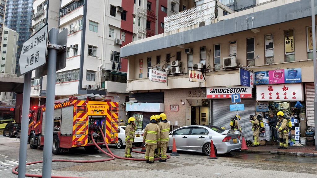 消防拖喉灌救。