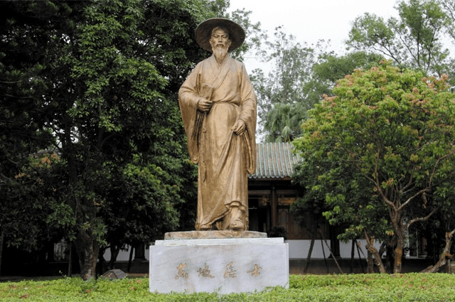 儋州東坡書院的東坡居士塑像 網上圖片 儋州東坡書院的東坡居士塑像 網上圖片