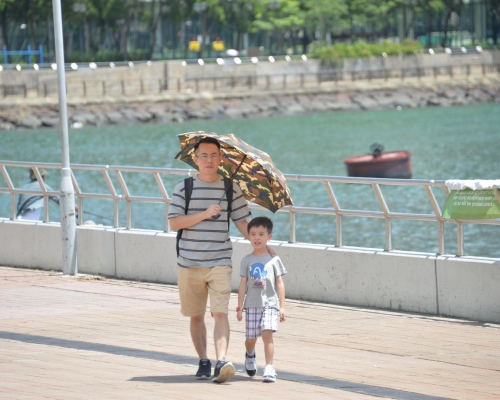 預計酷熱天氣率先殺到香港。資料圖片