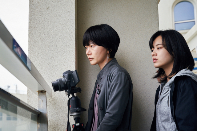 李周映有份演出日本大导是枝裕和的韩国电影《孩子转运站》。
