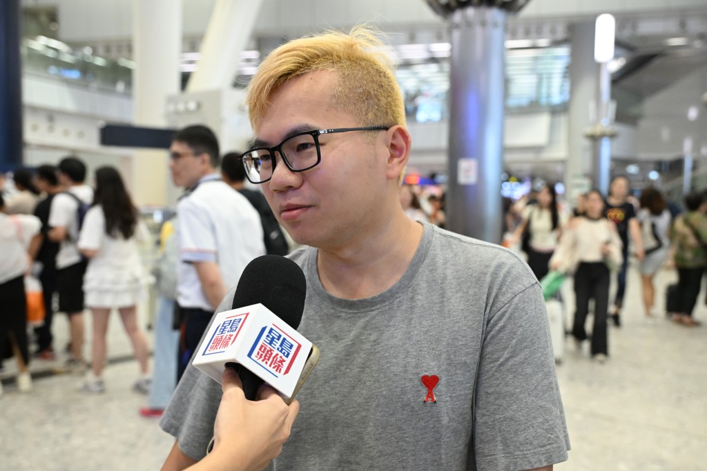 肇庆旅客谢先生在港逗留3日，主要以购物为主，一行八人共消费十几万，购买名牌、电器等。