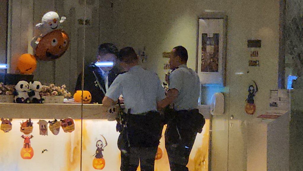 警方到場調查。黎志偉攝 警方到場調查。黎志偉攝