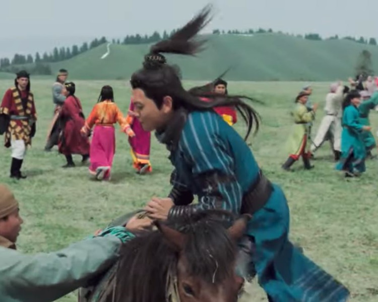 張振朗單是這上馬戲,經過剪接了仍很牽強。(截圖)