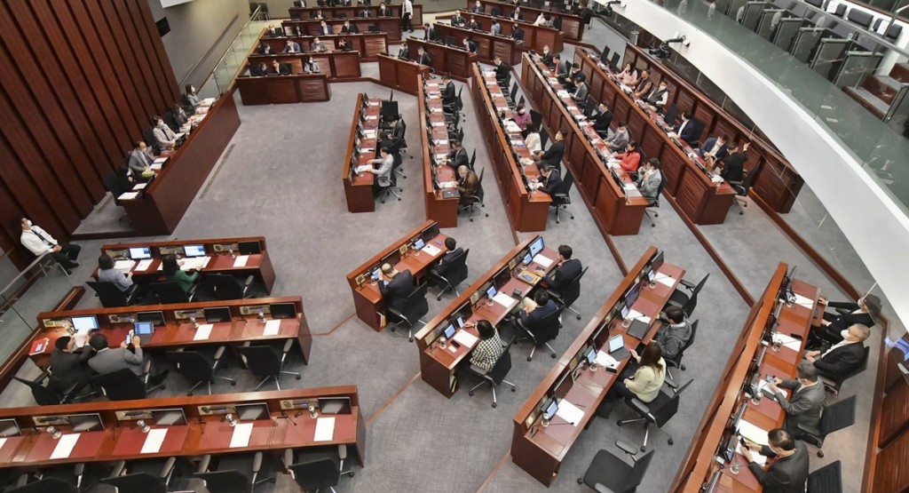 立法會內務委員會開會，會上討論到處理區議會改革修例程序。資料圖片