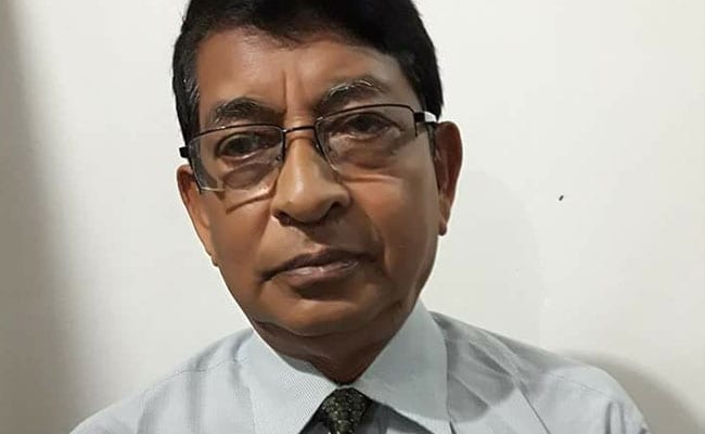 73歲的醫生杜塔。網圖