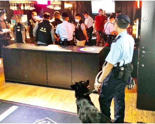警方採取行動。