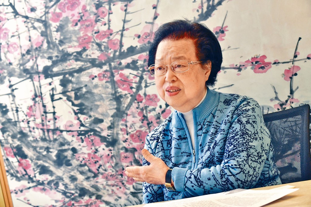 ■谭惠珠认为，人大常委会会作出决定，将第六届立法会任期延长一年。