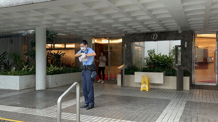 康怡花園發生自殺事件。楊偉亨攝