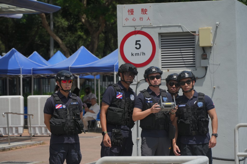 水警無人機隊操作警察無人機，參與海上救援演習。