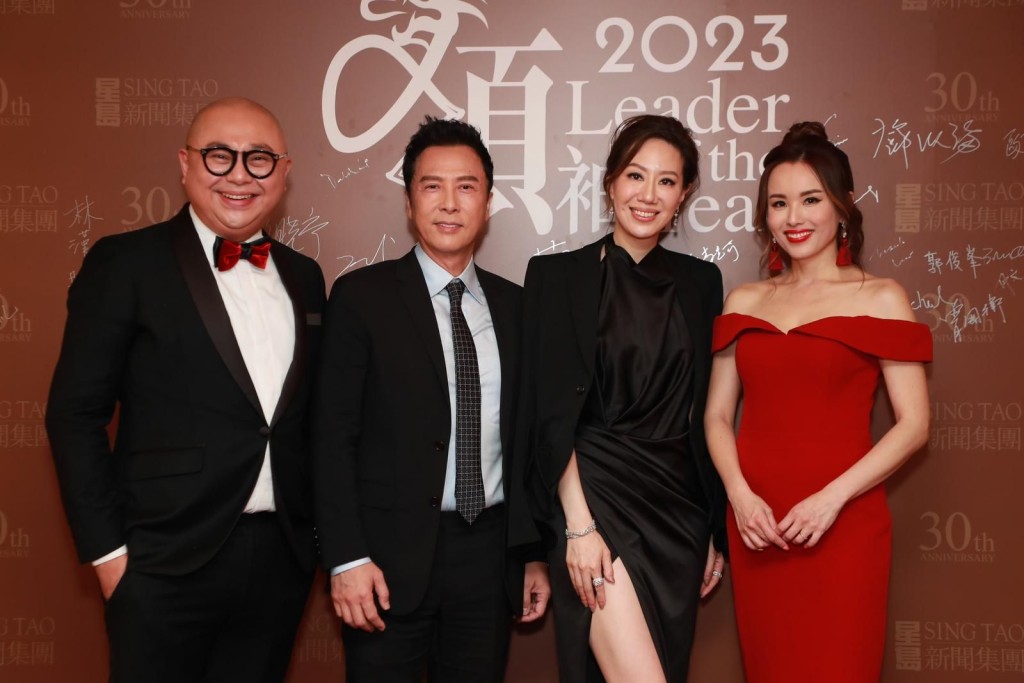 国际武打巨星甄子丹与太太汪诗诗一同现身由星岛新闻集团主办的「2023年杰出领袖选举」颁奖典礼晚宴。