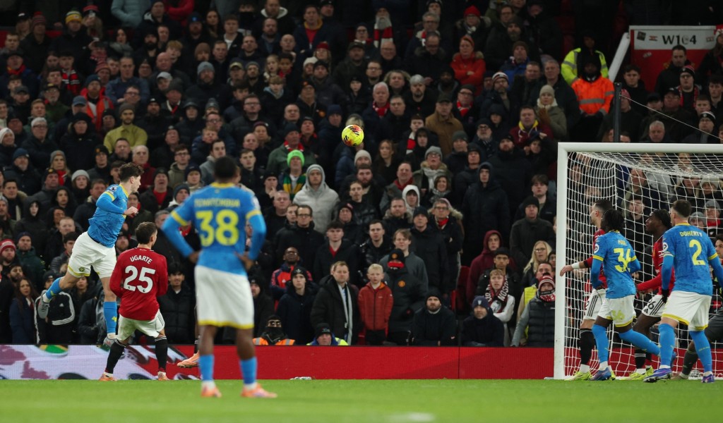 狼隊於45分鐘憑卡積治的頭槌扳平。路透社