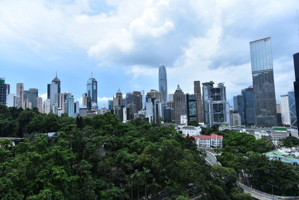 胡應湘稱香港需要開山填海。資料圖片