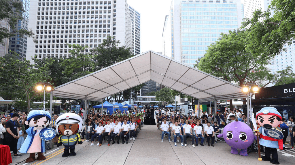 警務處港島總區於今日(29日)在遮打道行人専用區,舉行「全城共守Road Safety 老幼大小至Happy」道路安全嘉年華2023。