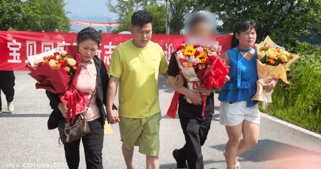 陳迪金前往陽新龍港鎮石下村認親。 陳迪金前往陽新龍港鎮石下村認親。