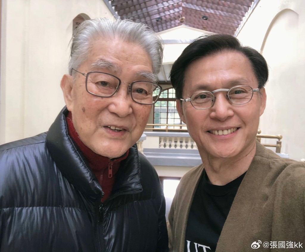 张国强最近再次相约周骢聚会，只见91岁的周骢依然精神奕奕。