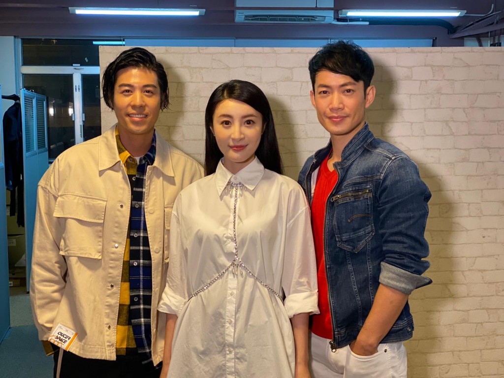 林夏薇與張子丰為敖嘉年主持的直播節目《星級靚聲演唱廳》擔任嘉賓。