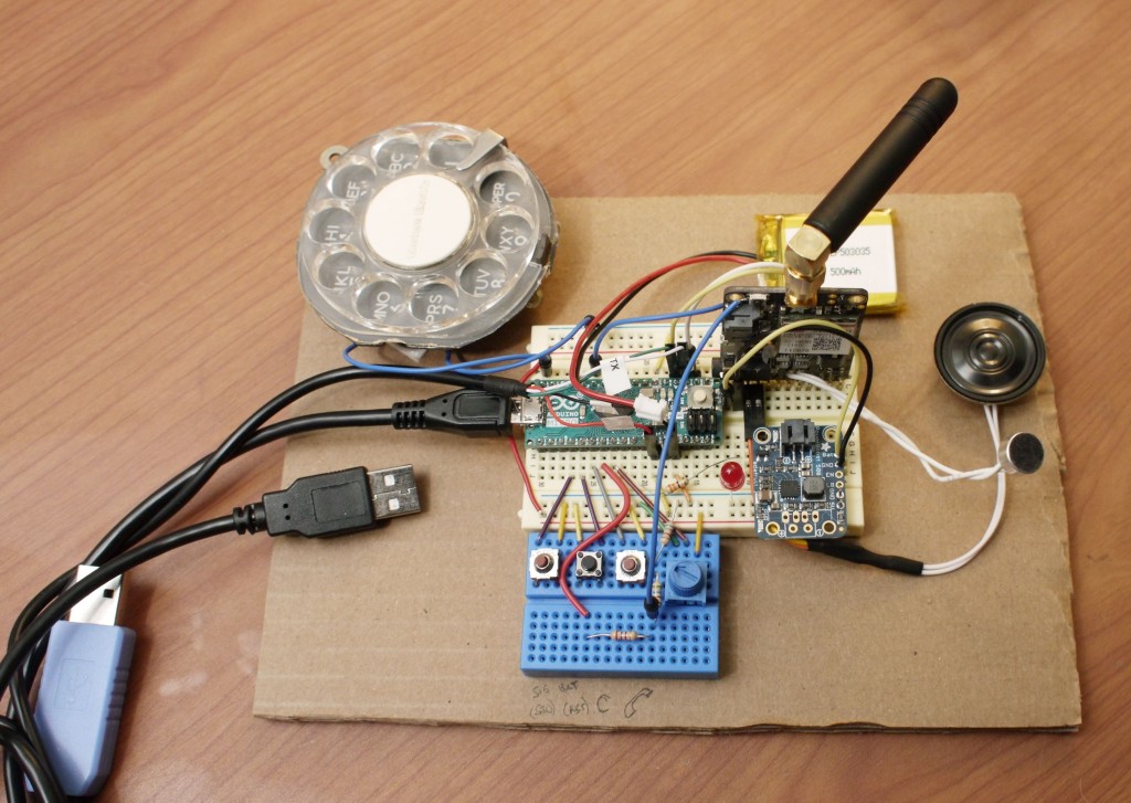 手機用了 Arduino Micro。
