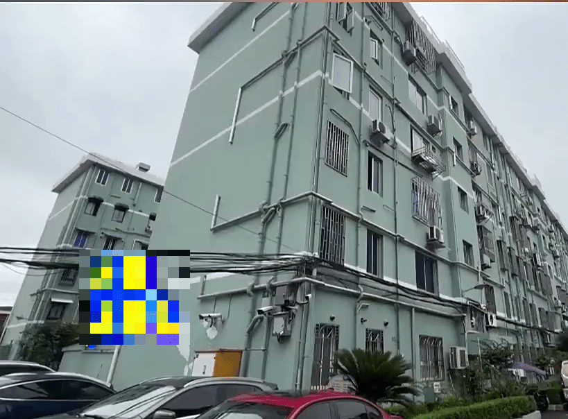 女事主78歲腿疾母住六樓無電梯 。 女事主78歲腿疾母住六樓無電梯 。