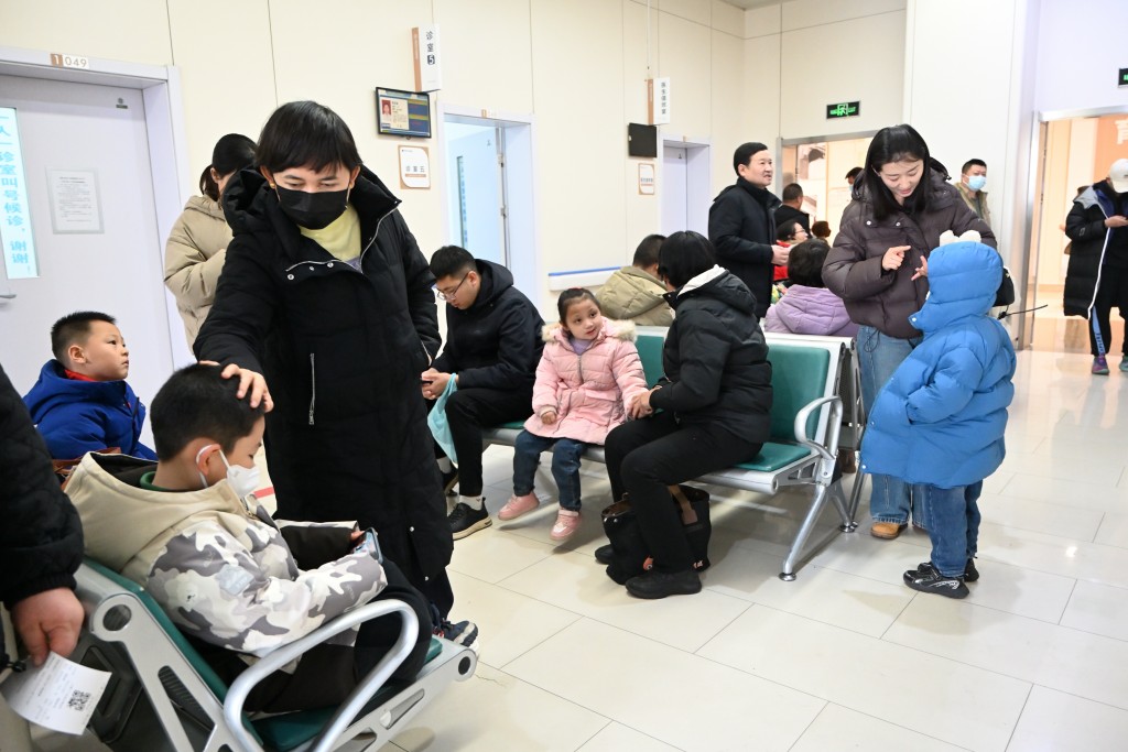 全國門急診流感樣病例中，流感陽性率接近45%。中新社